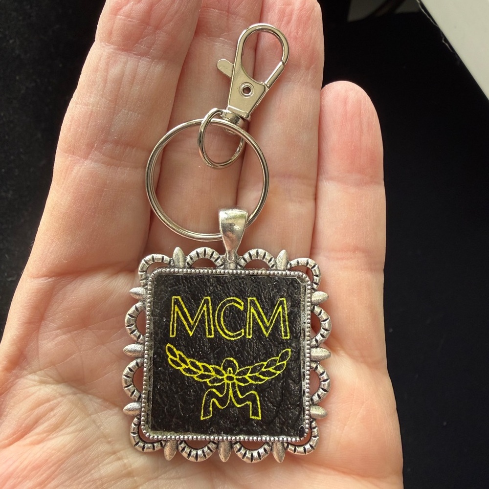 MCM upcycled Black and Yellow Leather Key Holder clip purse fob set new - Picture 4 of 6